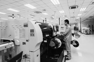 探訪智能工廠 技術(shù)開發(fā)驅(qū)動(dòng)智慧顯威力，生產(chǎn)效率提升四成多